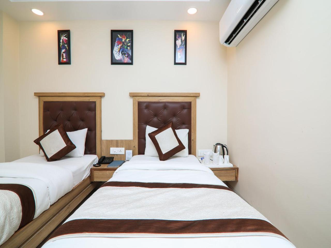 Hotel Amar International New Delhi Exterior photo