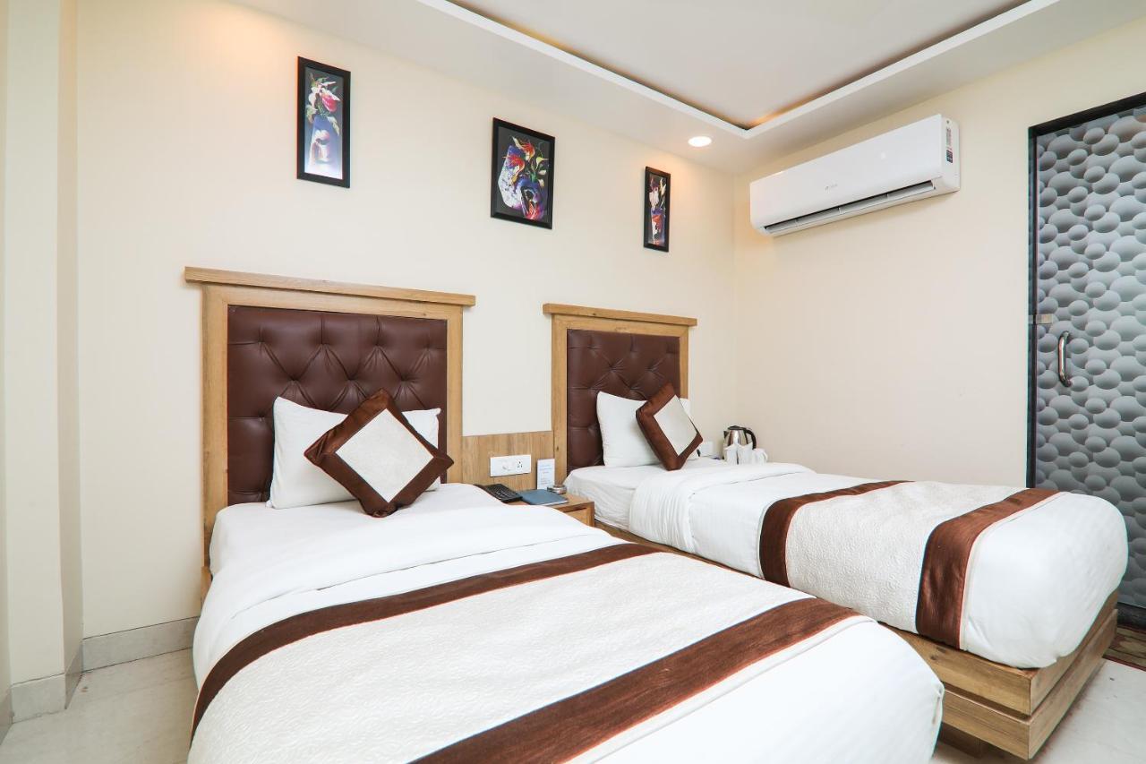 Hotel Amar International New Delhi Exterior photo